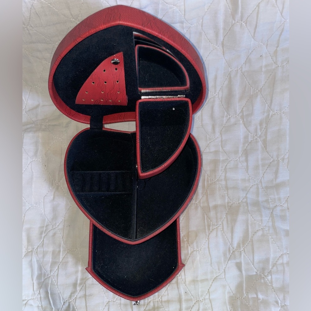 Heart shaped jewelry box